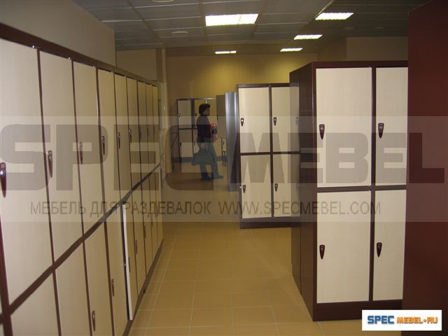 Шкафы для фитнес клуба Норма 422C с дверцами из МДФ