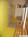Желтые шкафчики для фитнес клуба