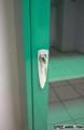 Шкафы с прозрачными дверцами